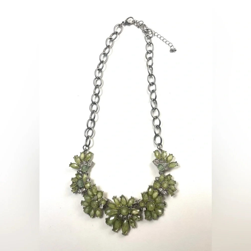 FLORAL STATEMENT NECKLACE - Picture 1 of 3